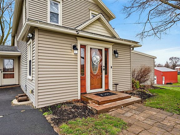 4th image of 2085 Pinnacle Rd