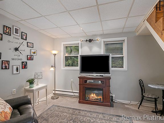 2nd image of 551 Valley Ave NW