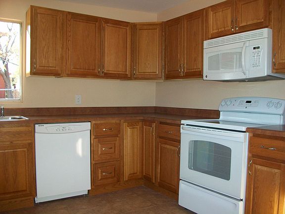 Brand new kitchen w/all new appliances