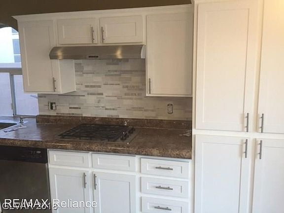3rd image of 8004 Hilliard Ave