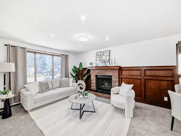 6735 W Temple Dr NE, Calgary, AB T1Y 5S1