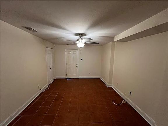 2nd image of 5825 Fontainebleau Dr APT 1