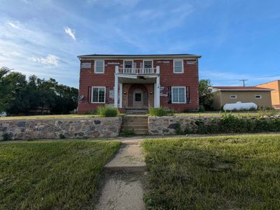 122 3rd St NW, Kenmare, ND, 58746