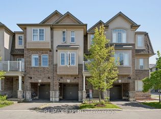 4 Groom Ln, Hamilton, ON L9K0K1