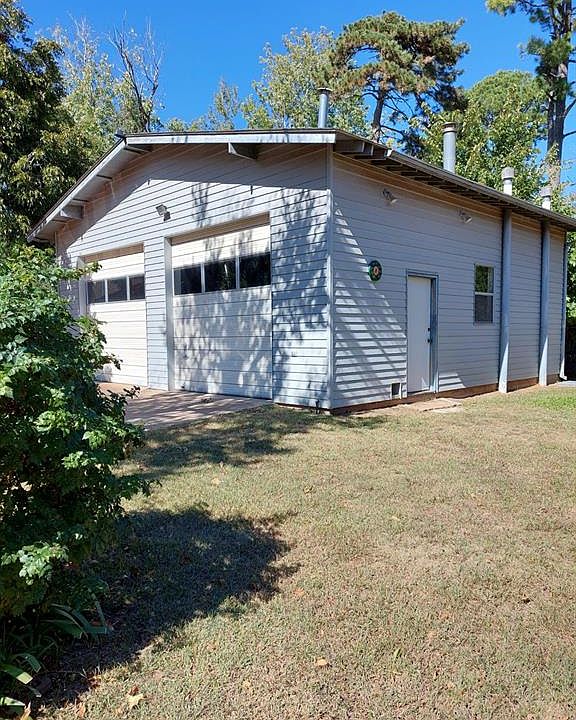 2nd image of 3201 N Mueller Ave