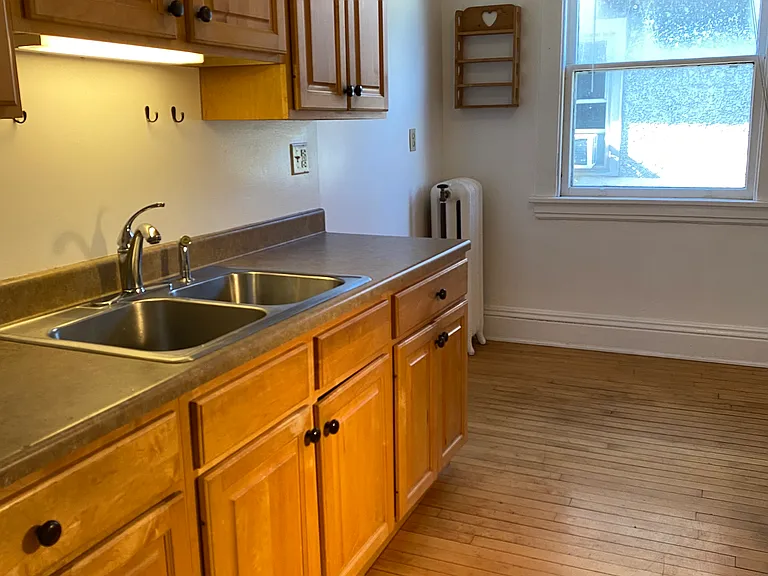 518-520 4th St NE #3 — Photo 9