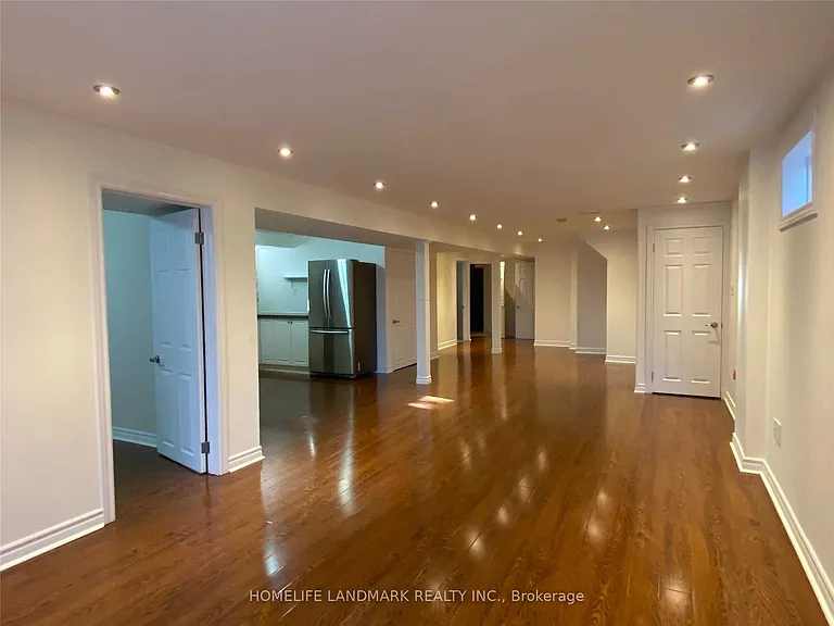 32 Escapade Dr #LOWER — Photo 7