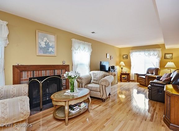 2nd image of 1359 Eddy Ln