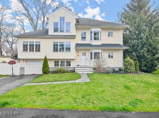 38 Amherst Rd, Riverside, CT 06878