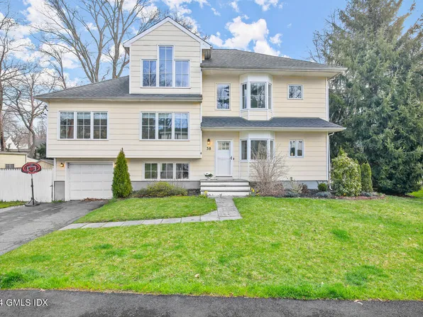 38 Amherst Rd, Riverside, CT 06878