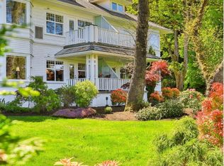 292 Crescent Rd E #102, Qualicum Beach, BC V9K0A5