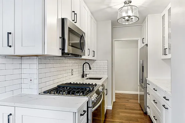 Sold by Corcoran | media 23