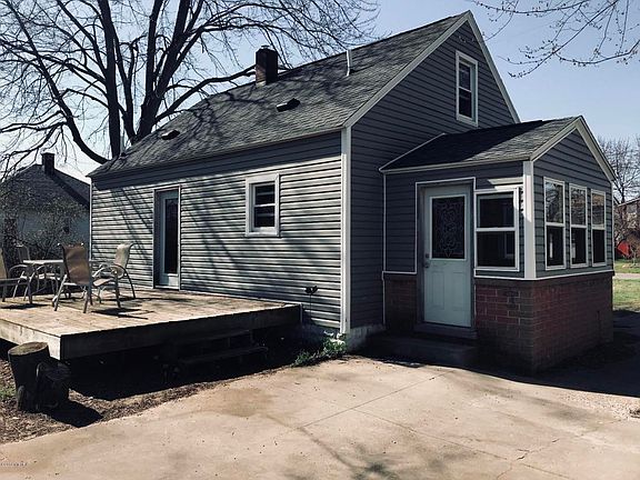 2nd image of 412 48th St SE