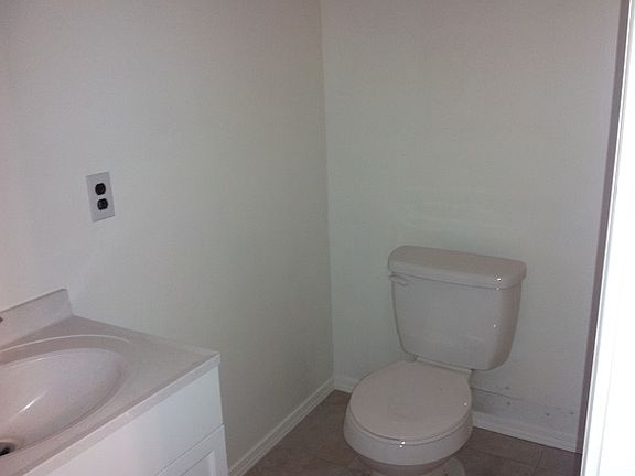 3rd image of 524 NW 8th St APT 1