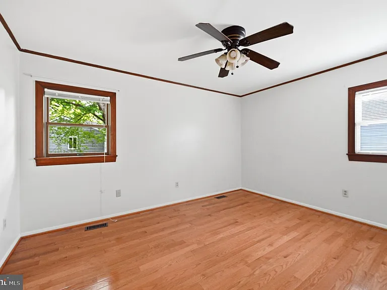 6251 Parallel Ln — Photo 16