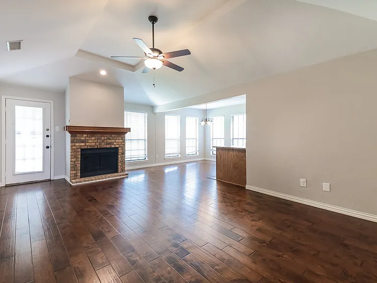 2131 Trishia Ln — Photo 3
