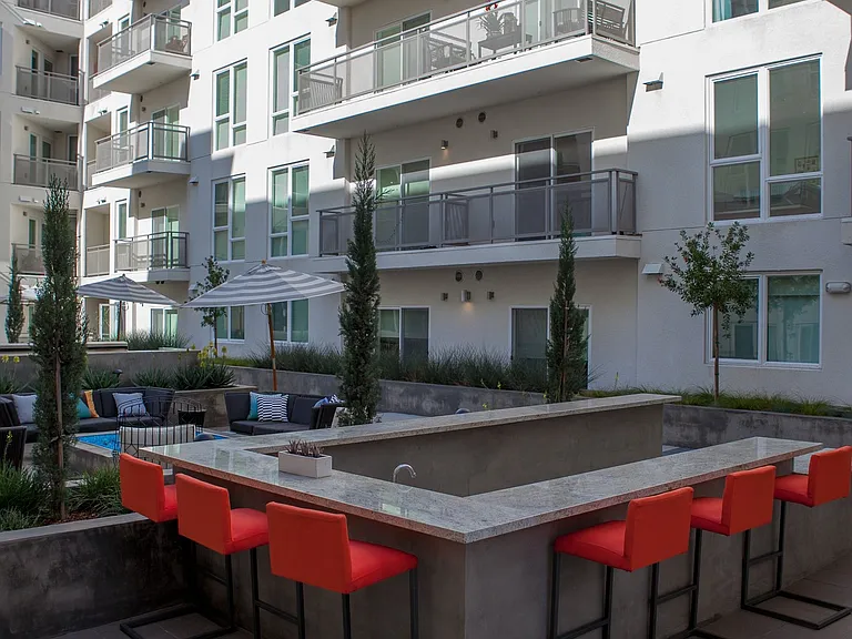 Onyx Glendale — Photo 25