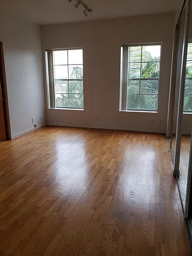 820 S Mansfield Ave #301 Photo 1