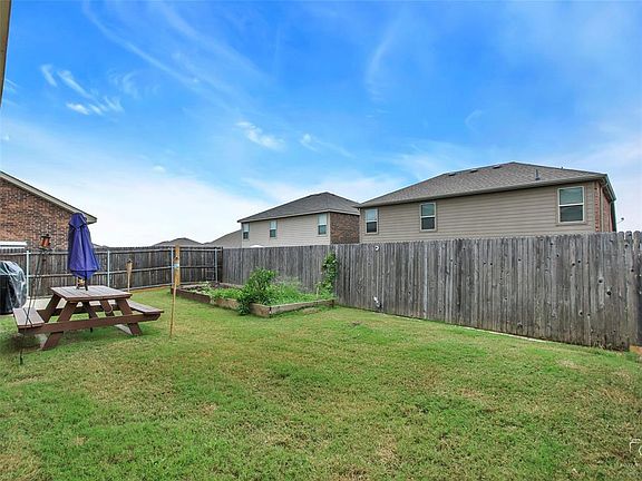 5th image of 2103 Shady Glen Trl