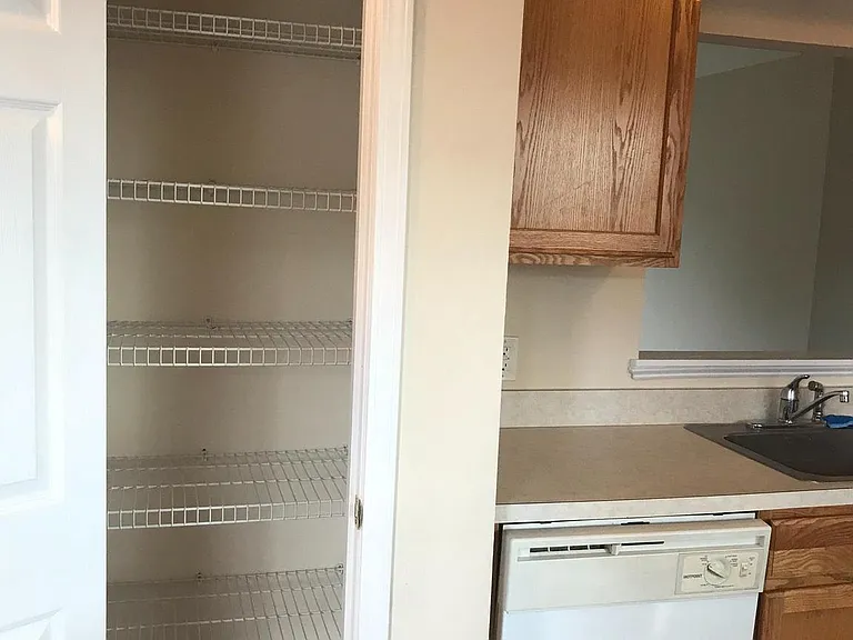 1169 Commercial Ct — Photo 4