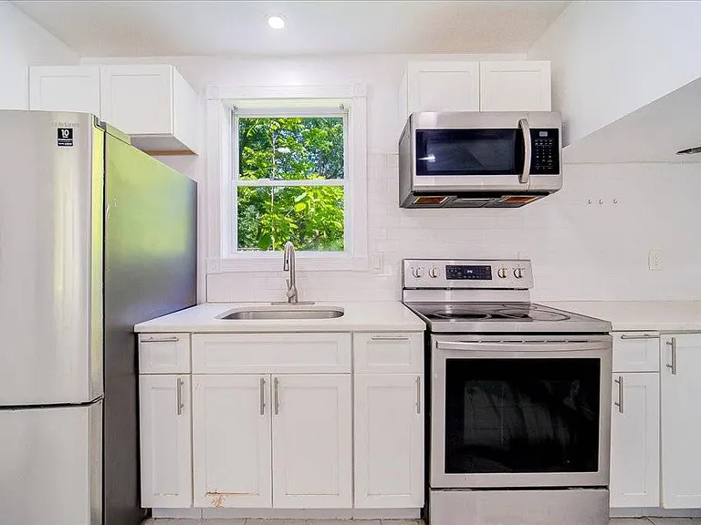 629 South Rd — Photo 15