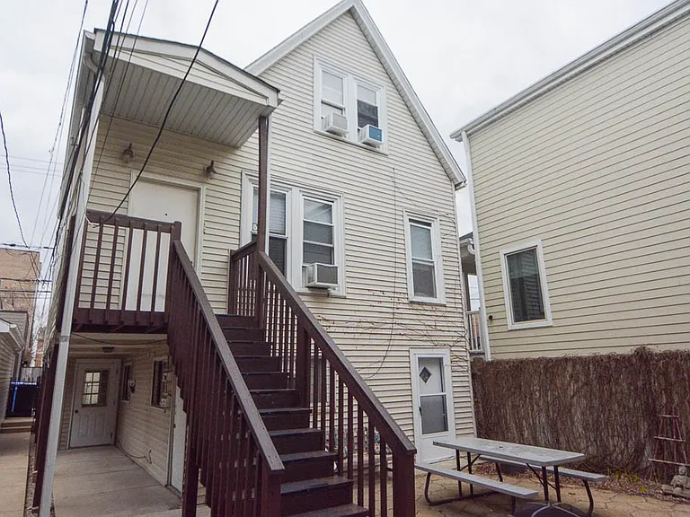 1721 W Nelson St #3 — Photo 1