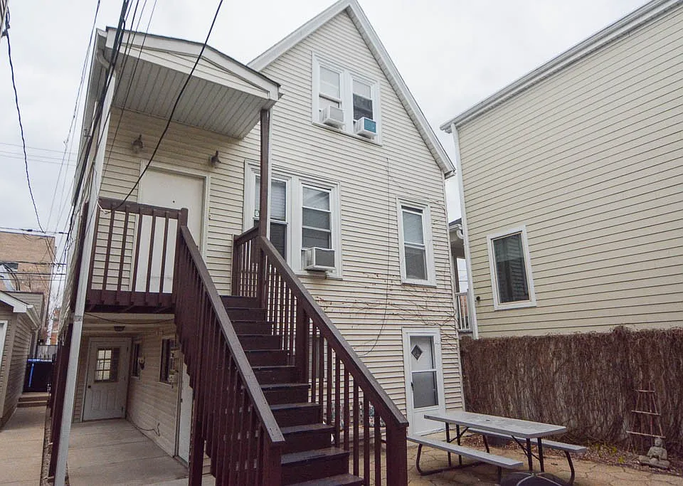 1721 W Nelson St #CH