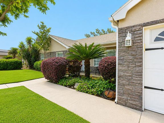 5th image of 1363 E Carmelo Avenue