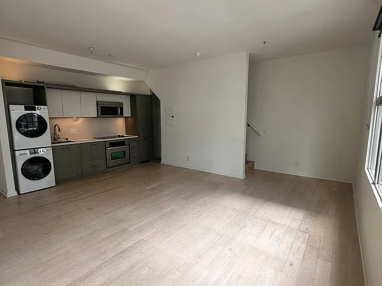 988 G St #31 — Photo 10
