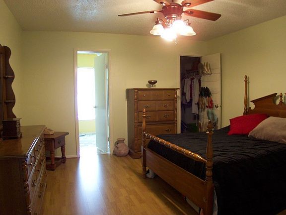 2nd image of 1426 High Knoll Dr