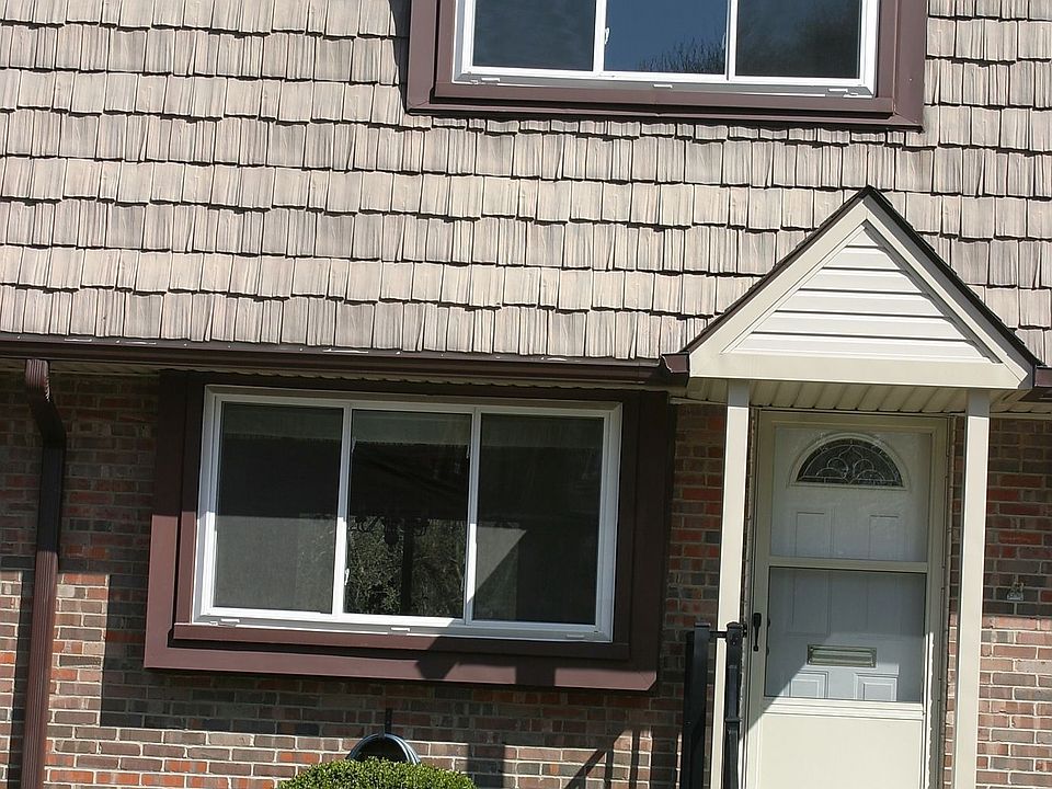 1st image of 18655 Jamestown Cir