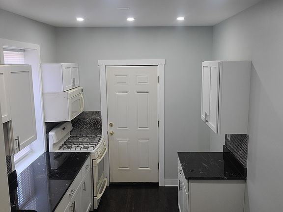 5th image of 8557 S Elizabeth St #1