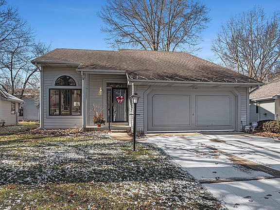 2nd image of 1949 Creekbank Ln