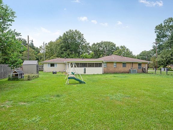 3rd image of 1506 Debra Dr