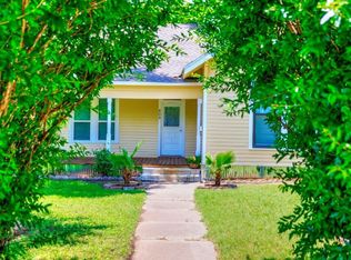 809 N Dixon St, Gainesville, TX 76240