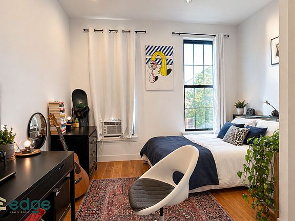 5th image of 233 Jefferson Ave #2R