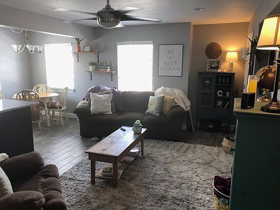 3rd image of 4071 Edgewater Dr APT 3