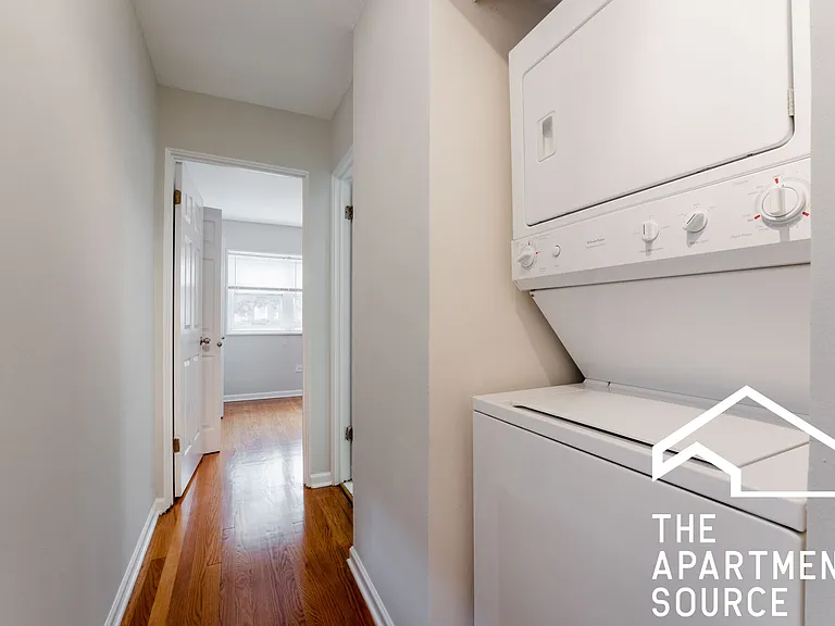 6535 N Mozart St #1F — Photo 4