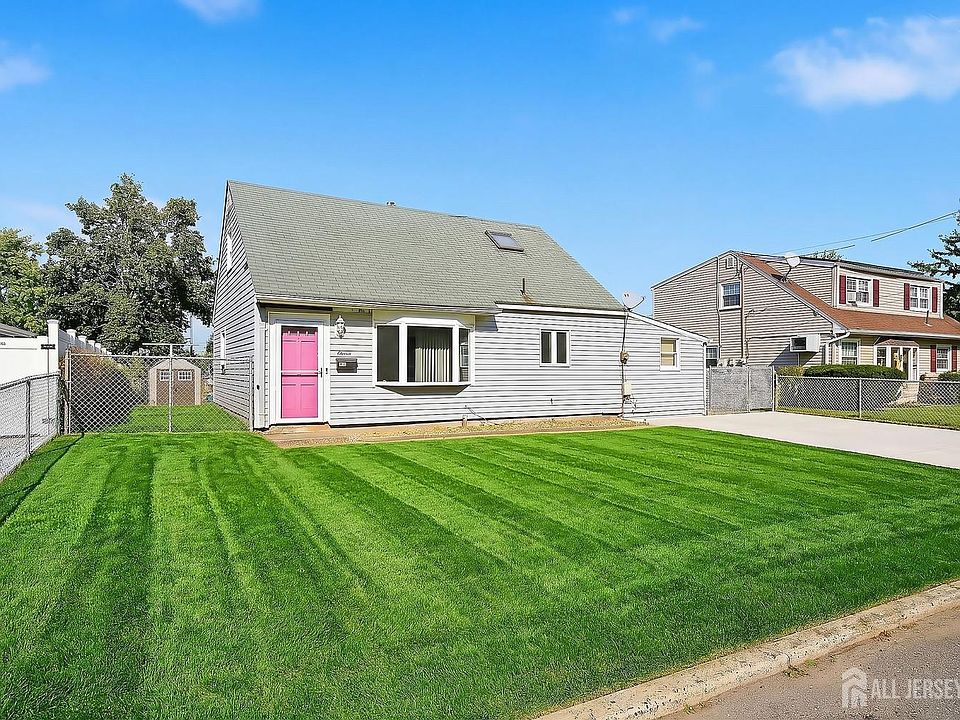 1st image of 11 Kendall Dr