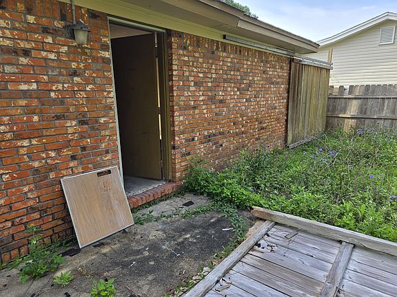 5th image of 1216 Thomason Dr
