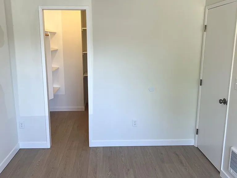 Pardee Duplex (A & B) — Photo 11