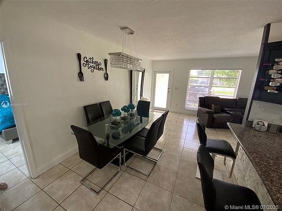 5th image of 10210 Caribbean Blvd