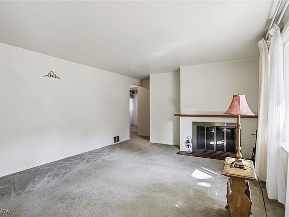 5th image of 3727 Edgehill Cir NW