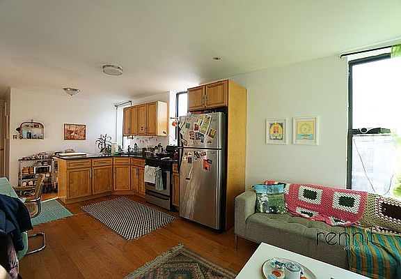 2nd image of 453 Franklin Ave APT 3