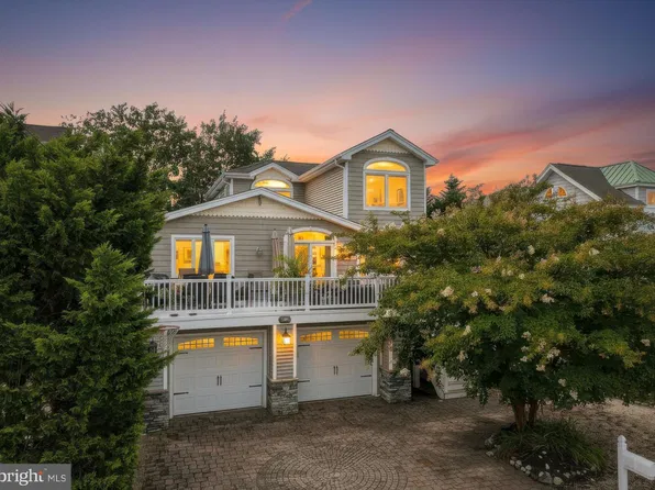 256 W 10th St, Ship Bottom, NJ 08008