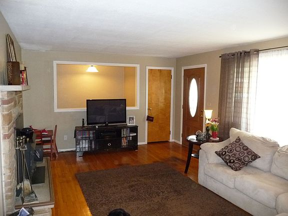 5th image of 142 Green Vista Dr