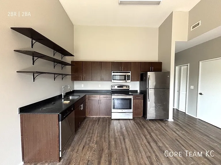 3632 Gillham Rd #N303 — Photo 3