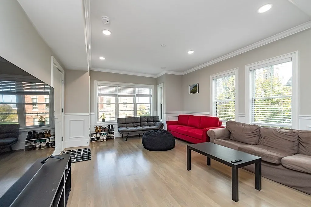 3 bed, 1500 sqft, $4,500 — Photo 3