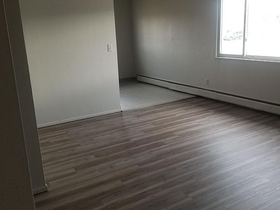 3rd image of 1103 19th St S APT 4