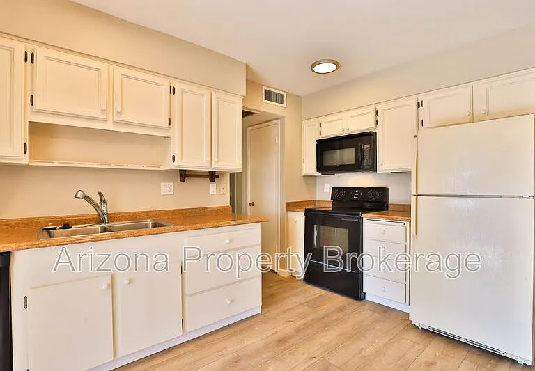 11838 N Sun Valley Dr — Photo 7